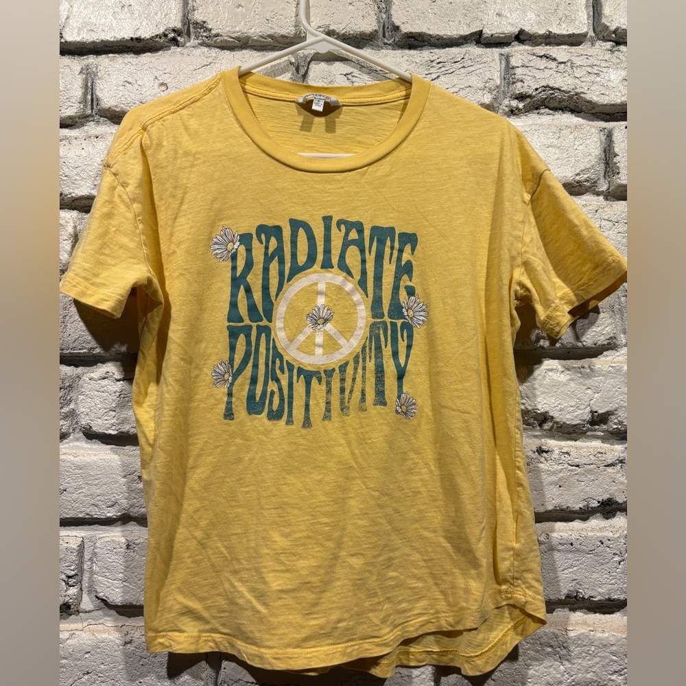 Women’s WildFox Radiate Positivity, yellow Peace Tee, great co dition, Size Sm - Picture 2 of 7